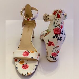 Nine West Floral Block Heel Ankle Strap Size 9